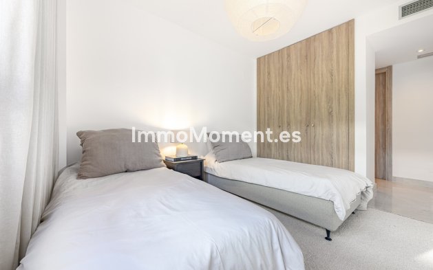 Resale - Apartment - Benahavís - Benahavís Centro