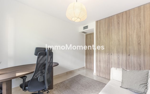 Resale - Apartment - Benahavís - Benahavís Centro