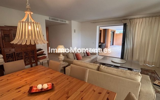 Resale - Apartment - Sotogrande