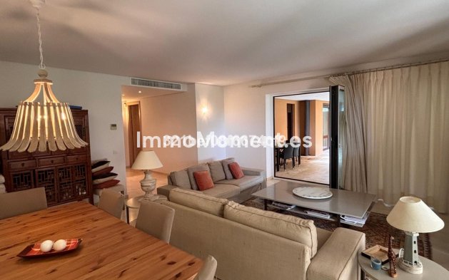Resale - Apartment - Sotogrande