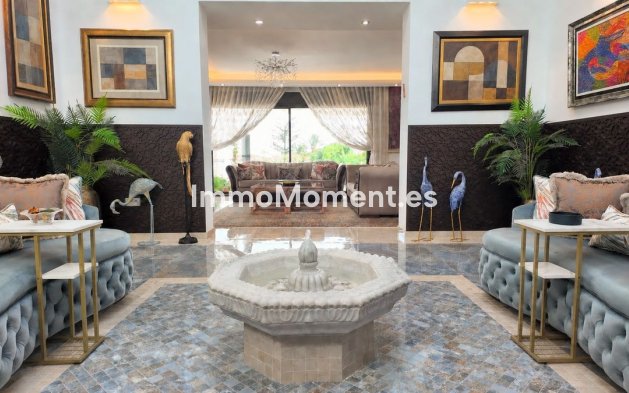 Bestaande woning - Vrijstaande villa - Estepona  - Estepona Centro