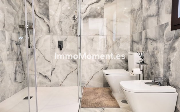 Bestaande woning - Vrijstaande villa - Estepona  - Estepona Centro