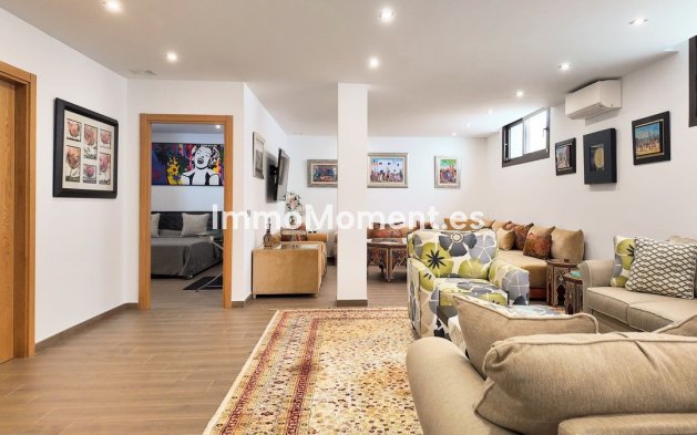 Bestaande woning - Vrijstaande villa - Estepona  - Estepona Centro