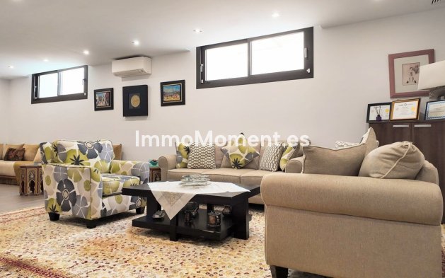 Bestaande woning - Vrijstaande villa - Estepona  - Estepona Centro