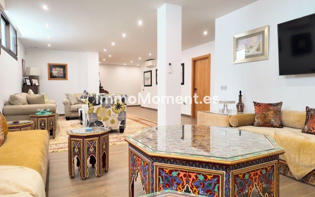 Bestaande woning - Vrijstaande villa - Estepona  - Estepona Centro