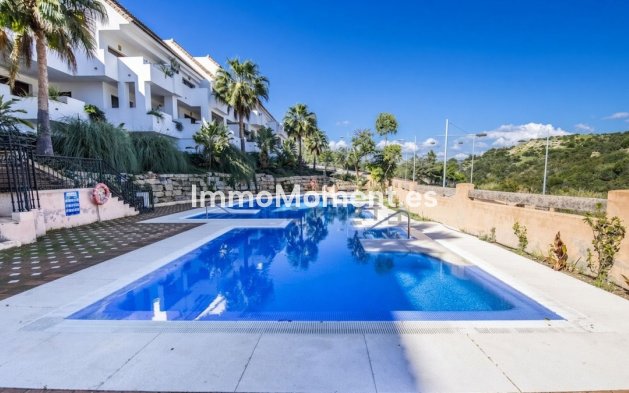 Resale - Apartment - Manilva - La Duquesa