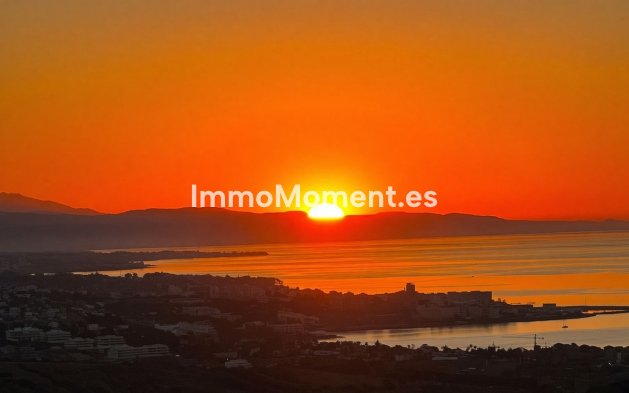 Resale - Apartment - Casares - Doña Julia
