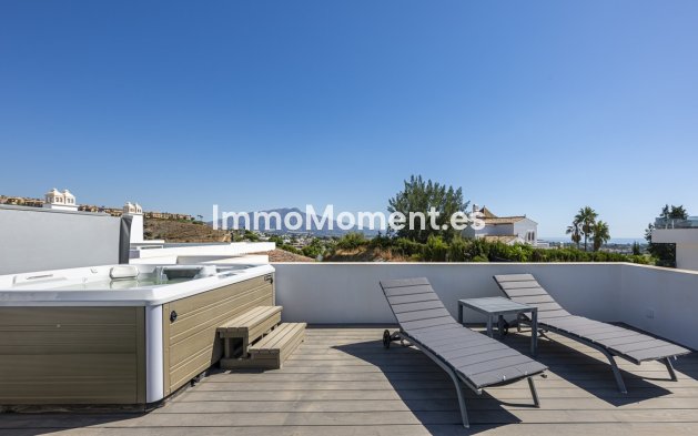 Resale - Apartment - Benahavís - Benahavís Centro