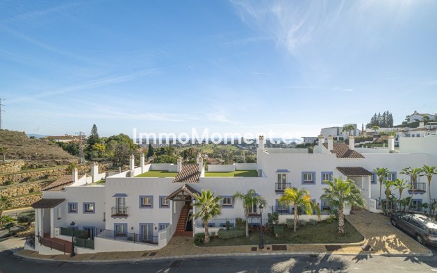 Resale - Apartment - Benahavís - Benahavís Centro