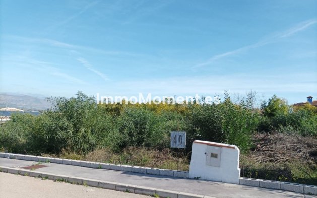 Wiederverkauf - Grundstück -   Inländisch - Alhaurín el Grande Centro