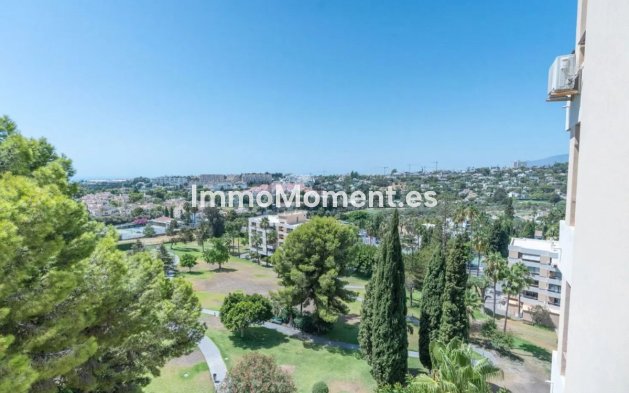 Resale - Apartment - Marbella - Nueva Andalucía