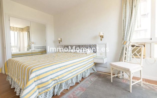 Resale - Apartment - Marbella - Nueva Andalucía