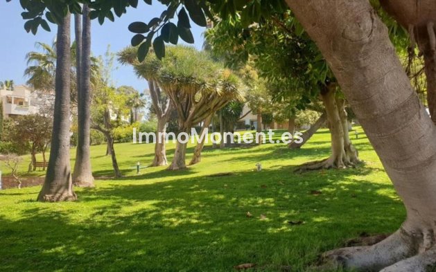 Resale - Apartment - Marbella - Nueva Andalucía