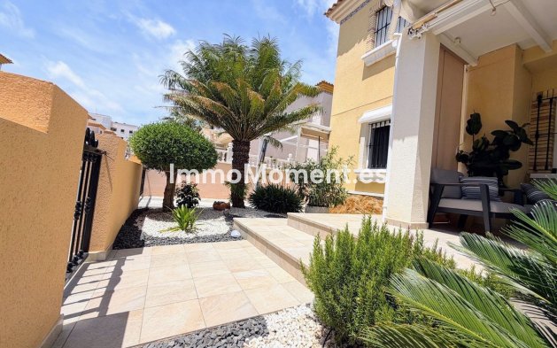 Resale - Apartment - Orihuela Costa - Villamartín