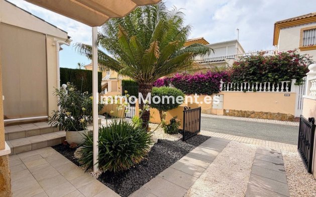 Resale - Apartment - Orihuela Costa - Villamartín