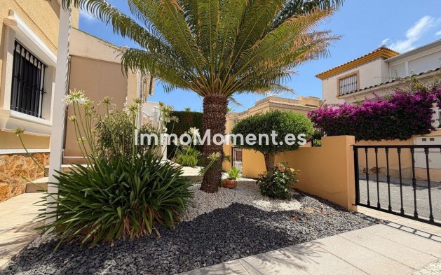 Resale - Apartment - Orihuela Costa - Villamartín