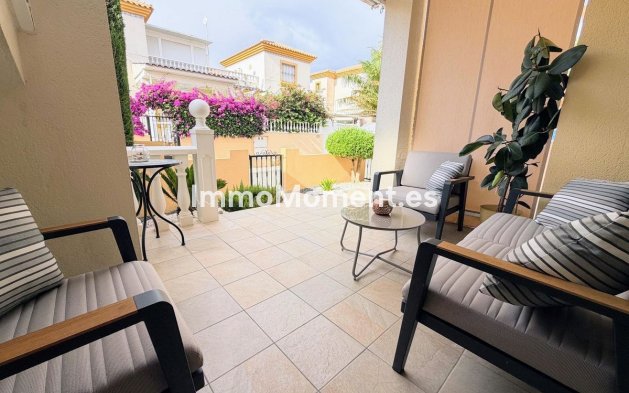 Resale - Apartment - Orihuela Costa - Villamartín