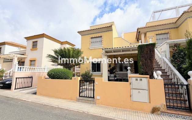 Resale - Apartment - Orihuela Costa - Villamartín