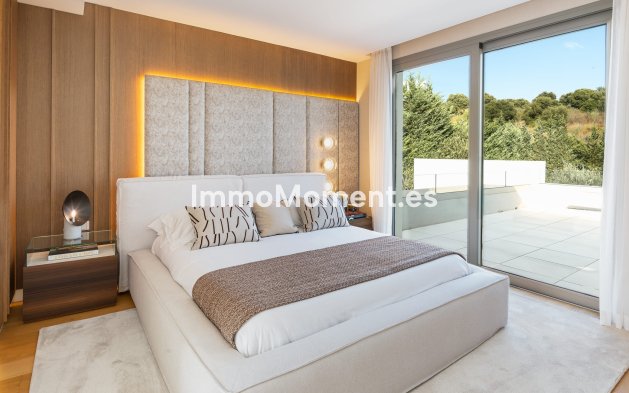 Obra nueva - Villa independiente - Estepona  - Estepona