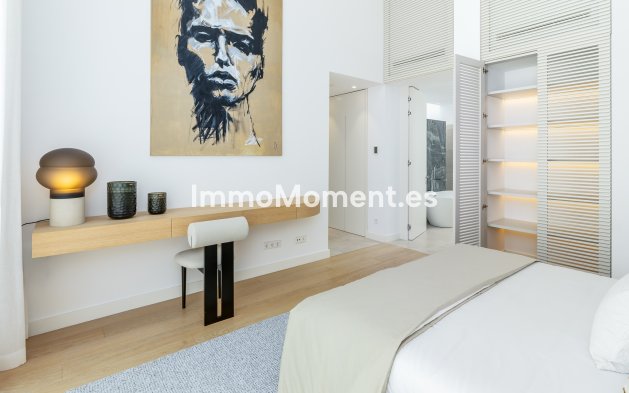 Obra nueva - Villa independiente - Estepona  - Estepona