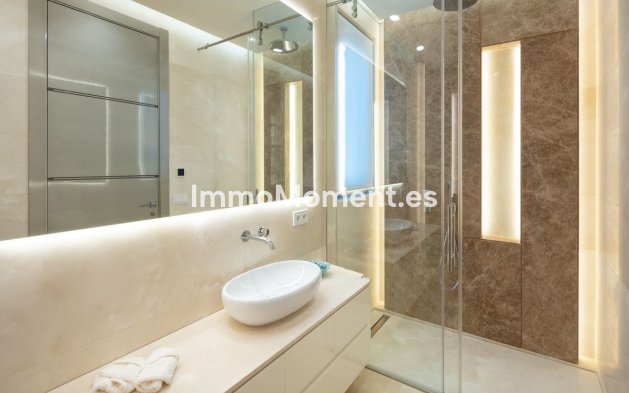Wiederverkauf - Freistehende Villa - Marbella - Nueva Andalucía