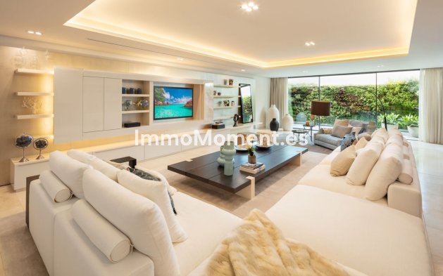 Wiederverkauf - Freistehende Villa - Marbella - Nueva Andalucía