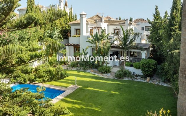 Resale - Detached villa - Estepona - Estepona Centro