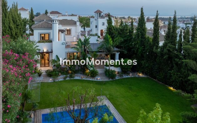 Resale - Detached villa - Estepona - Estepona Centro