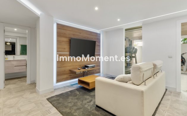 Resale - Detached villa - Estepona - Estepona Centro