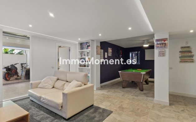 Resale - Detached villa - Estepona - Estepona Centro