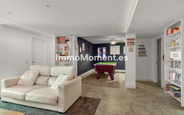 Resale - Detached villa - Estepona - Estepona Centro