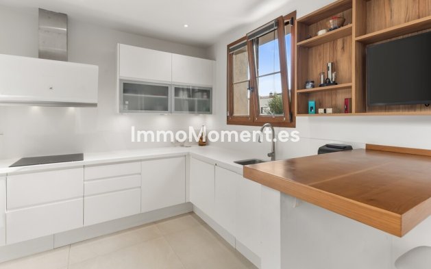 Resale - Detached villa - Estepona - Estepona Centro