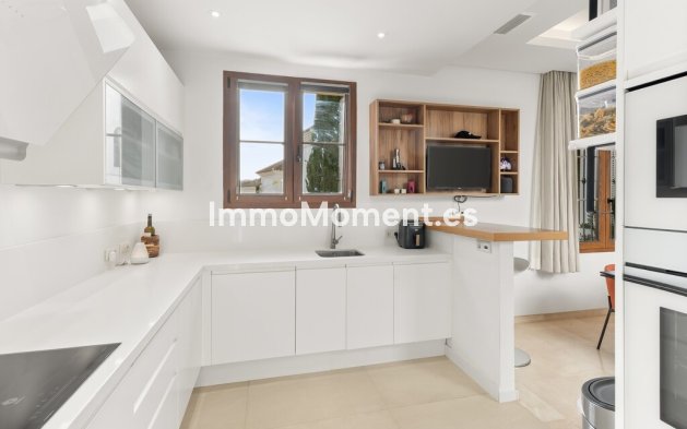 Resale - Detached villa - Estepona - Estepona Centro
