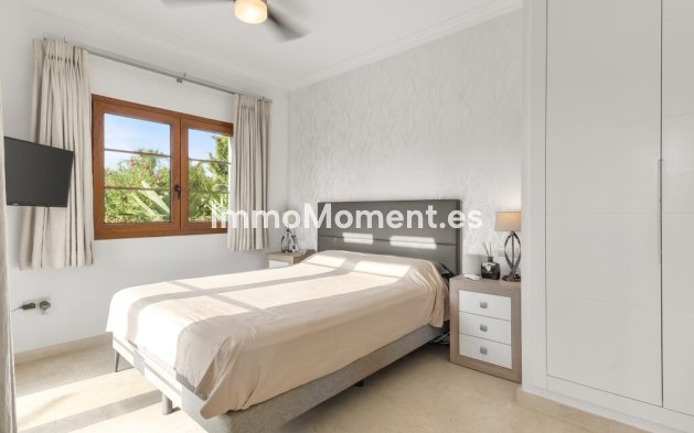 Resale - Detached villa - Estepona - Estepona Centro