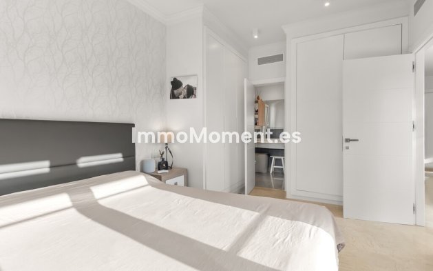 Resale - Detached villa - Estepona - Estepona Centro