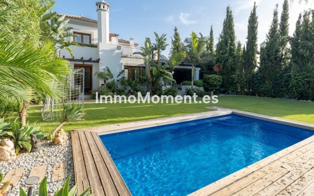 Resale - Detached villa - Estepona - Estepona Centro