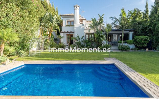 Resale - Detached villa - Estepona - Estepona Centro