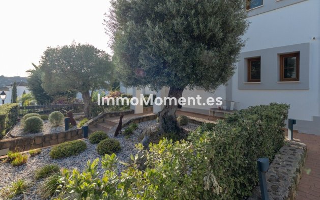 Resale - Detached villa - Estepona - Estepona Centro