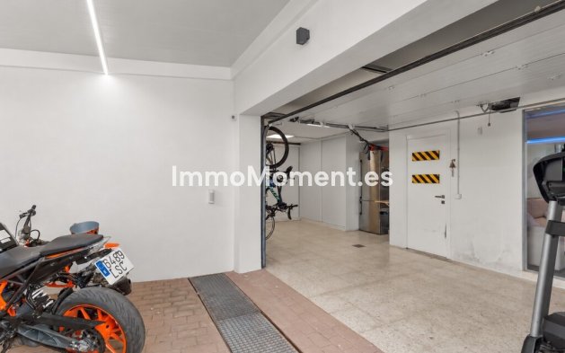 Resale - Detached villa - Estepona - Estepona Centro