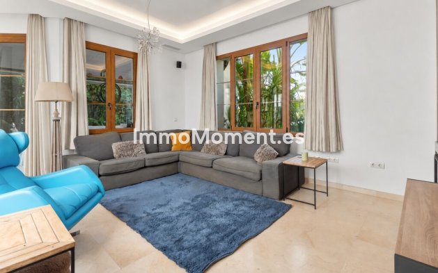 Resale - Detached villa - Estepona - Estepona Centro