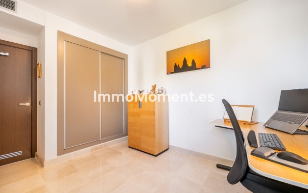 Resale - Apartment - Marbella - La Mairena