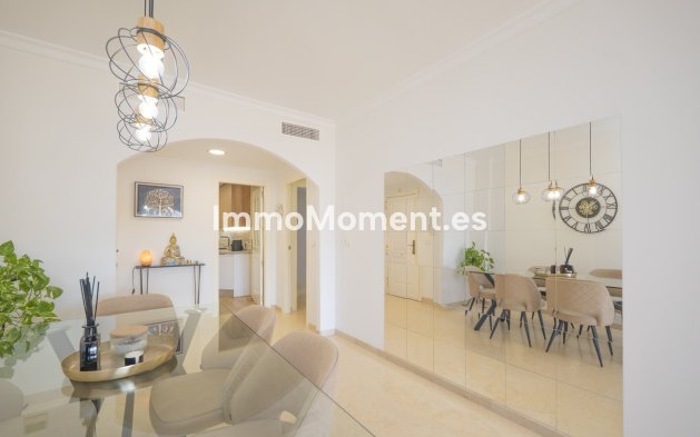 Resale - Apartment - Marbella - Elviria