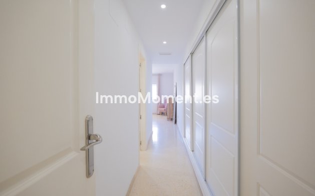 Resale - Apartment - Marbella - Elviria
