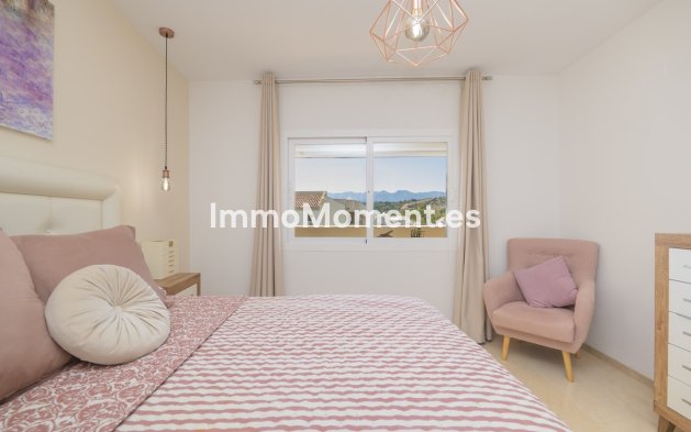 Resale - Apartment - Marbella - Elviria