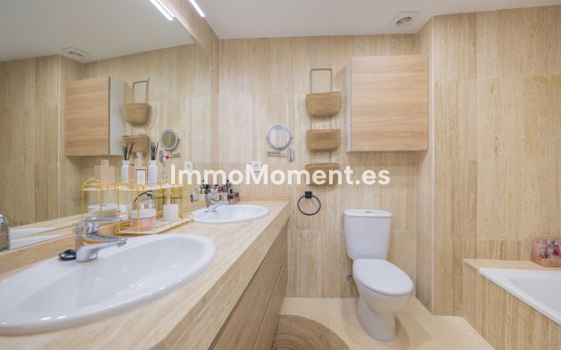 Resale - Apartment - Marbella - Elviria