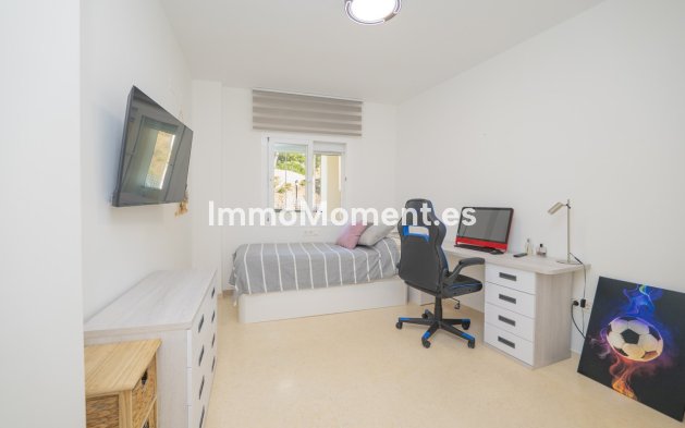Resale - Apartment - Marbella - Elviria