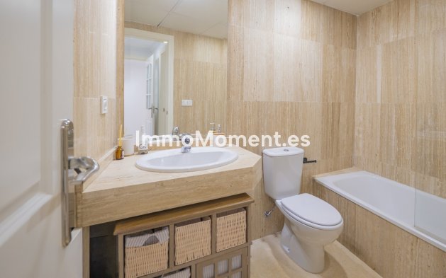 Resale - Apartment - Marbella - Elviria