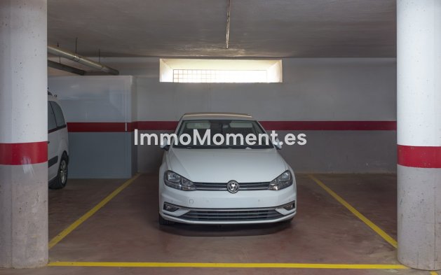 Resale - Apartment - Marbella - Elviria