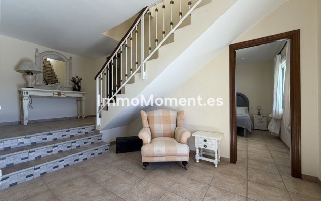 Resale - Detached villa - Estepona - Valle Romano