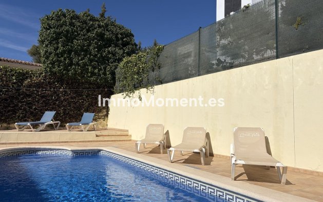 Resale - Detached villa - Estepona - Valle Romano